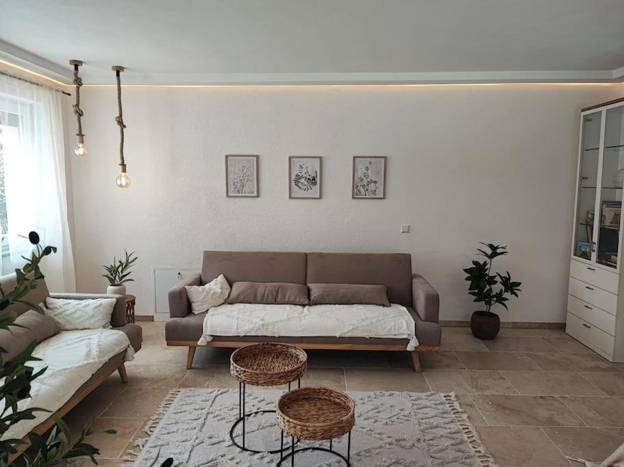 -stadthaus Ida- Mit Grosser Dachterasse, Am Schlosspark, Luftkurort Kisslegg, Boxspringbetten, Kaffeevollautomat, Smarttv, Familienfreundlich, Grosszuegig, Zentral *