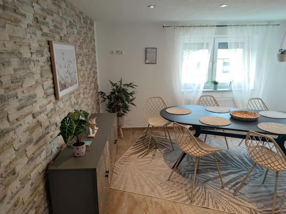 -stadthaus Ida- Mit Grosser Dachterasse, Am Schlosspark, Luftkurort Kisslegg, Boxspringbetten, Kaffeevollautomat, Smarttv, Familienfreundlich, Grosszuegig, Zentral Holiday home