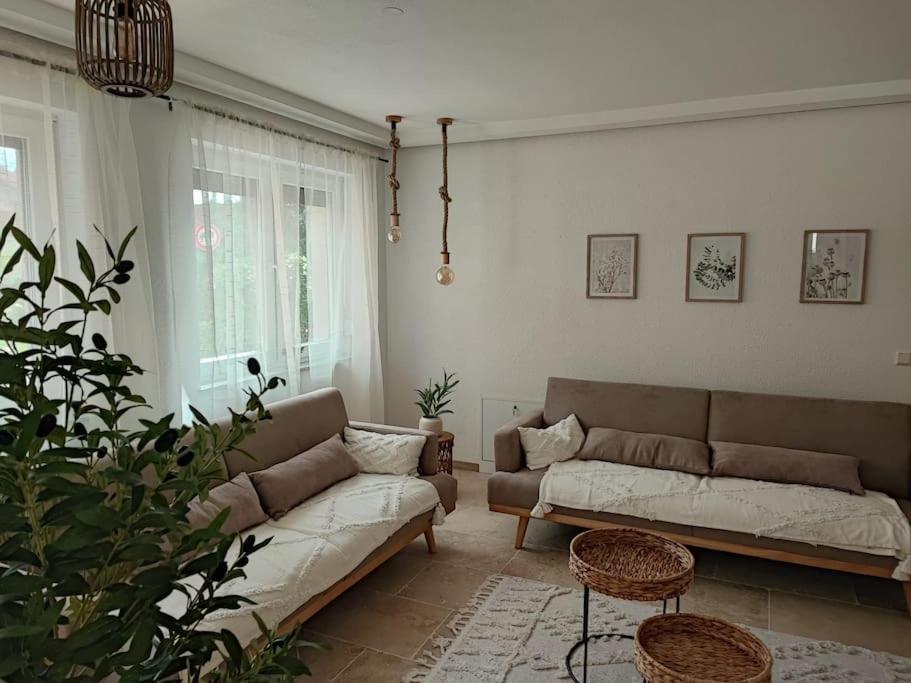 -stadthaus Ida- Mit Grosser Dachterasse, Am Schlosspark, Luftkurort Kisslegg, Boxspringbetten, Kaffeevollautomat, Smarttv, Familienfreundlich, Grosszuegig, Zentral