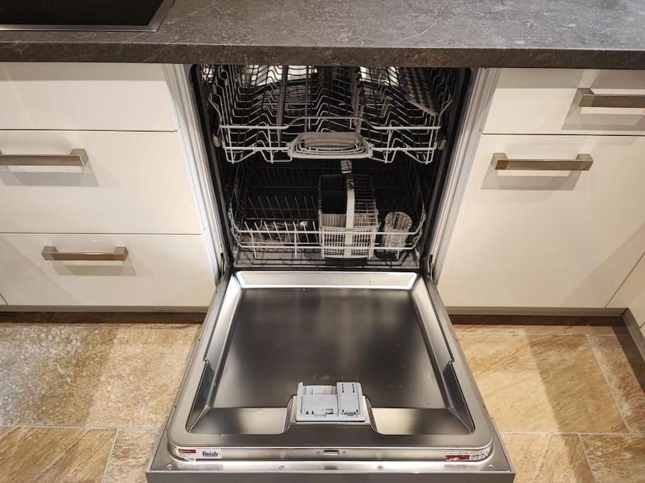 -stadthaus Ida- Mit Grosser Dachterasse, Am Schlosspark, Luftkurort Kisslegg, Boxspringbetten, Kaffeevollautomat, Smarttv, Familienfreundlich, Grosszuegig, Zentral * Kisslegg