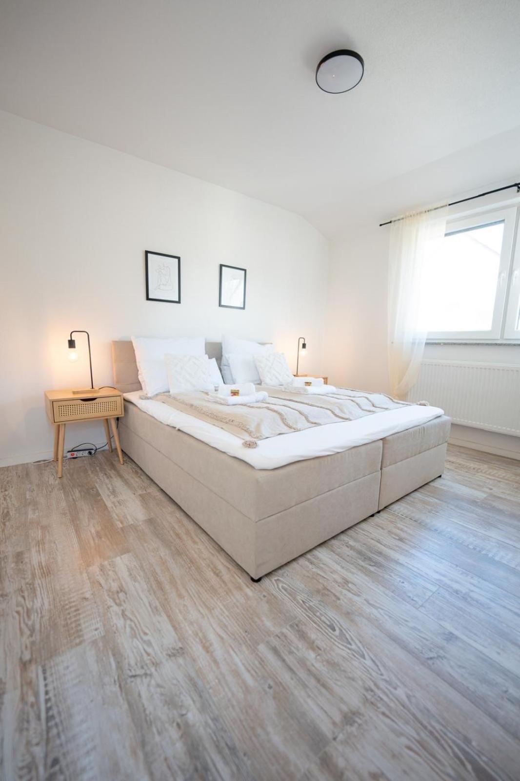 Holiday home -stadthaus Ida- Mit Grosser Dachterasse, Am Schlosspark, Luftkurort Kisslegg, Boxspringbetten, Kaffeevollautomat, Smarttv, Familienfreundlich, Grosszuegig, Zentral *