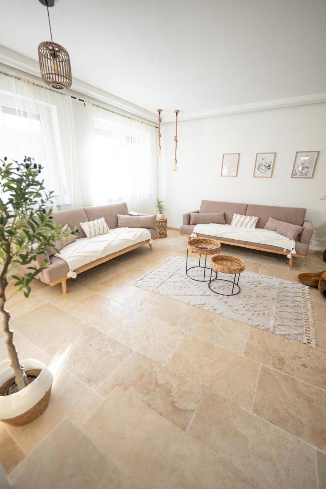 Holiday home -stadthaus Ida- Mit Grosser Dachterasse, Am Schlosspark, Luftkurort Kisslegg, Boxspringbetten, Kaffeevollautomat, Smarttv, Familienfreundlich, Grosszuegig, Zentral