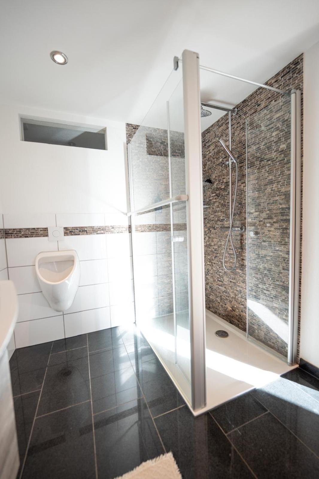 -stadthaus Ida- Mit Grosser Dachterasse, Am Schlosspark, Luftkurort Kisslegg, Boxspringbetten, Kaffeevollautomat, Smarttv, Familienfreundlich, Grosszuegig, Zentral
