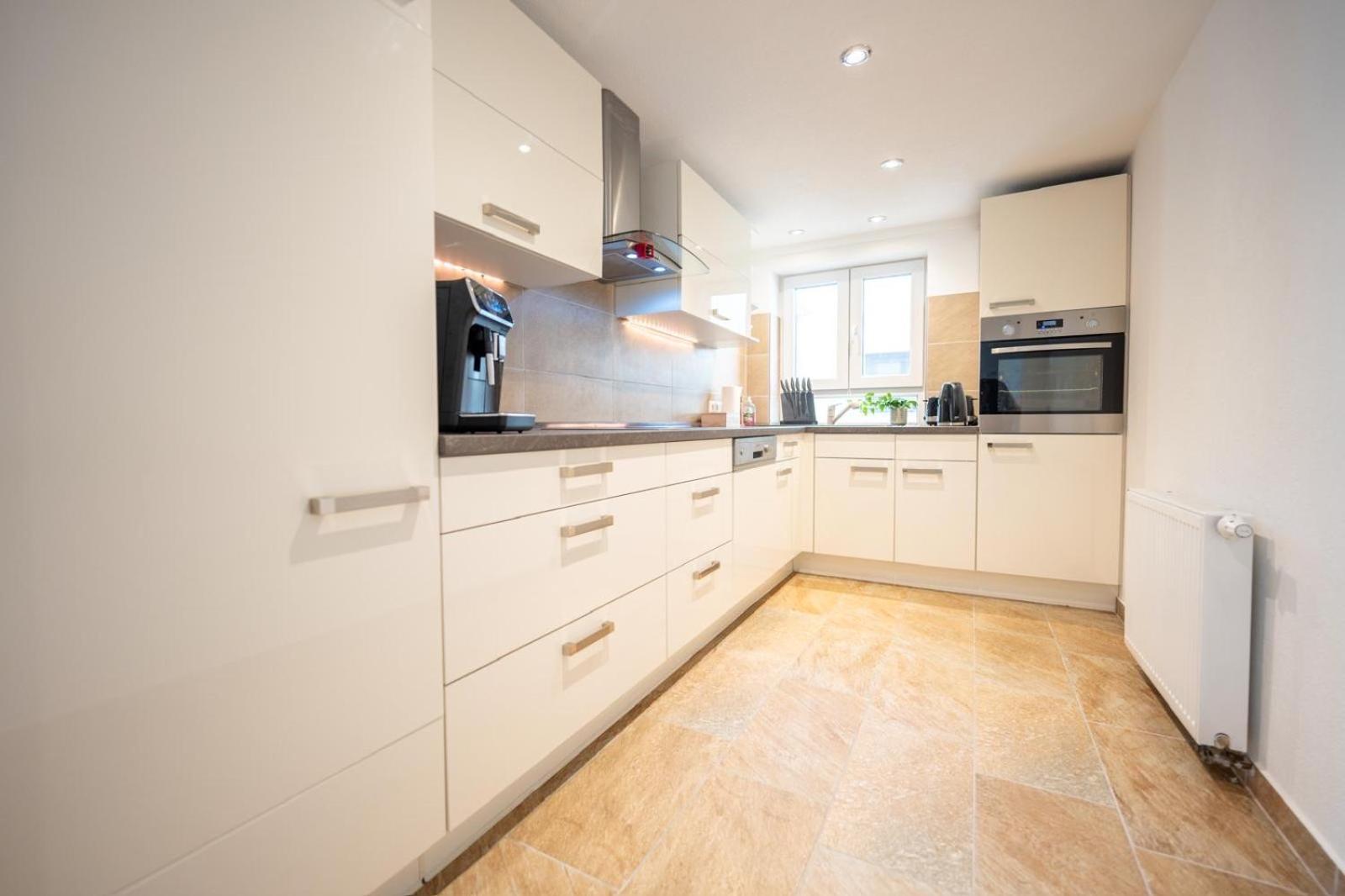Holiday home -stadthaus Ida- Mit Grosser Dachterasse, Am Schlosspark, Luftkurort Kisslegg, Boxspringbetten, Kaffeevollautomat, Smarttv, Familienfreundlich, Grosszuegig, Zentral Kisslegg